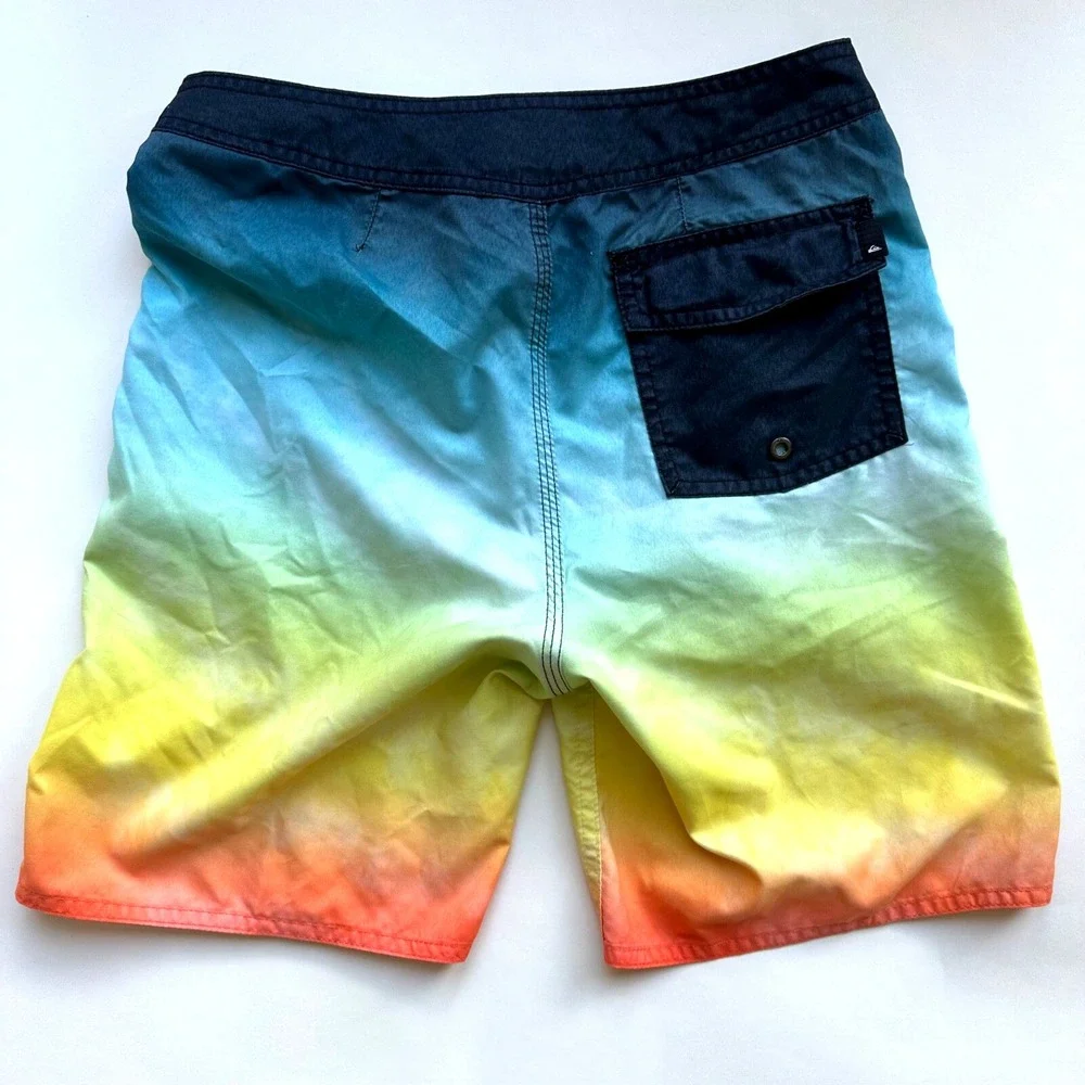 Boys Quicksilver DryFlight‎ Board Shorts Multicolor Ombre Size 26/12-Pre-owned